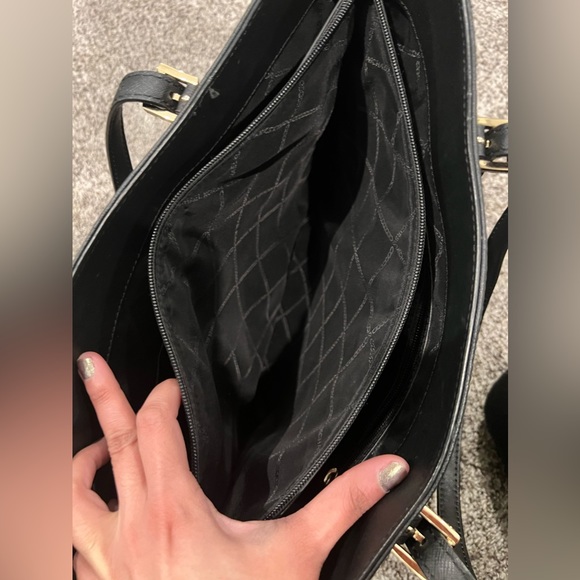 Michael Kors Authentic Purse - Picture 3 of 4